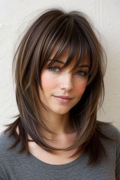 Hair Down Hairstyles, Chin Length Hairstyles, Shape Haircut, Haircut Asian, Haircut Aesthetic, Medium Shaggy Hairstyles, Women Haircut, Shaggy Hairstyles, Fine Hair Styles For Women