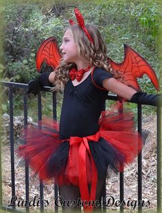 Devil costume idea for the Sylvie girl :) Halloween Tutu Costumes, Devil Girl, Devil Halloween, Halloween Tutu, Kids Tutu, Devil Costume, Black Halloween Dress, Girl Tutu, Tutu Costumes