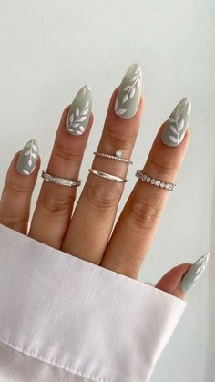 Almond Spring Nails 2024: Chic Designs & Pastel Trends Mint Green Nails, Gel Nail Polish Colors, Green Nail Designs, Colorful Nails, Prom Nails, Manicure Y Pedicure, Pretty Acrylic Nails, Chic Nails, Nail Arts