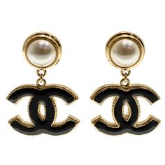 Chanel Rev Pendant Gold Black Pearly White Cc Logo Statement Stud Drop Earrings ********** Chanel ********** Brand: Chanel Size: (1.5 Long X 1.25 Wide) Name: Pendant Color: Gold, Black & Pearly White Style: Drop Earrings Season: Rev Style#: Ab8688 B08504 Nj110 Material: Metal Screw Back, Pierced Gold Metal Material Pearly White Pearl Studs Black Lacquer Cc Logo Chain Link Drops With Big Cc Sold Out Worldwide, Extremely Rare Brand New In Box And Dust Bag 100% Authentic Or Your Money Back Great Gi Chanel Jewelry, Big Earrings, Pearl Studs, Pearl Drop Earrings, Pearl Drop, Pearl White, Gold Pendant, Gold Metal, Chanel