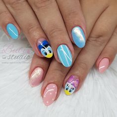 Disney Nails Donald Duck, Daisy Duck Nails Disney, Donald Duck Nail Art, Donald Duck Nails Design, Donald Duck Nails, Daisy Duck Nails, Duck Nails Design, Nails Duck, Donald And Daisy