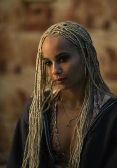 Zoe Kravitz White Hair, Zoe Kravitz Braids, Zoe Kravitz Style, Zoe Isabella Kravitz, Braids Blonde, Blonde Dreadlocks, Zoë Kravitz, Blonde Braids, Zoe Kravitz