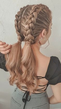 Hair Stail, Competition Hair, Dance Hairstyles, Peinados Fáciles Para Cabello Corto, Hair Stylies, Hot Hair Styles, Holiday Hairstyles, Hairdo For Long Hair, Hair Stylist Life