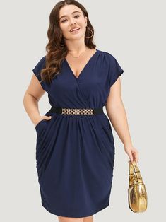 BloomChic Plus size clothing for women. You'll actually want to wear. Shop women's clothing sizes 10-30. With new styles added daily, you'll always find something to love. Free shipping on order $69. Free return for first order. Just shop now. Color:Blue Season:Fall Apple Body Shape Outfits, Dresses Plain, Dresses For Apple Shape, Trendy Plus Size Dresses, Plus Size Elegant Dresses, Apple Body Shapes, Metal Detail, Trendy Dress, Clothing Plus Size