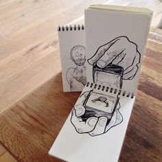 Jouant avec les perspectives, cet artiste donne vie à ses dessins en les intégrant à notre environnement Carcase Iphone, Pencil Sketch Images, Cool Pencil Drawings, Meaningful Drawings, Easy Doodle Art, Arte Inspo, Book Art Diy, Doodle Art Designs, Mini Drawings