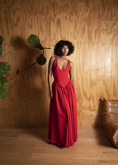 The details: Stretch fabrication Dress fits true to size Made in Los Angeles Timani is 5’9” & wears a size XS. Dress Shapes For Body Types, Basque Waist Dress, 2025 Style, Mexico Dress, Basque Waist, Dress Shapes, Pose Reference Photo, Inspiration Board, Waist Dress