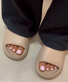 Feet Acrylic Nails Design, Cute Mani And Pedi Ideas, Very Short Acrylic Nails Square Designs, Pedicure Square Nails, Sparkle French Pedicure, Classy Mani Pedi, What To Wear To Get A Pedicure, Cute Pedicure Ideas Summer 2023, Acrylic Toe French Tip