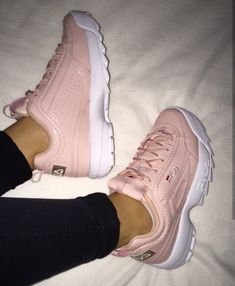 Sneakers Fashion Outfits, Cute Sneakers, Dream Shoes, Trendy Shoes, Shoe Store, Sneaker Head, Tennis Shoes