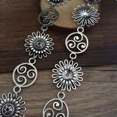 Qty:1m/PCS flower size:31mm circle:23mm color :antique silver If you need other length pls contact me Vintage Silver Flower Shaped Necklace, Vintage Silver Flower-shaped Necklace, Silver Flower Jewelry For Festival, Flower Chain, China Jewelry, Message Jewelry, Metallic Hair, Electronic Items, Bronze Color