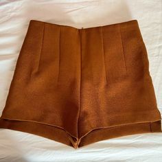 Cute H&M Pleat Detail Brown Shorts - Perfect For Summer Or A Fall Day With A Sweater Brand New Without Tags! Never Worn Size 4 H&m Shorts, Brown Shorts, Fall Day, Sweater Brands, Autumn Day, H&m, High Waist, Size 4, High Waisted