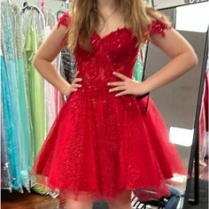 Gorgeous New, Never Worn Red Nox Anabel Cocktail Dress; Great For Homecoming, Party Or That Special Occasion; Size 4 Plunging Neckline Prom Dress, Rose Gold Gown, Yellow Formal Dress, Rose Gold Prom Dress, Black Sequin Gown, High Low Bridesmaid Dresses, Jessica Mcclintock Dress, Ruffle Summer Dress, Gold Prom Dresses