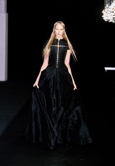 Olivier Theyskens, Paul Gaultier Spring, Fashion Runway Show, Outfits Dress, Fashion History, Gothic Fashion, Fashion Set, Runway Fashion, Miu Miu