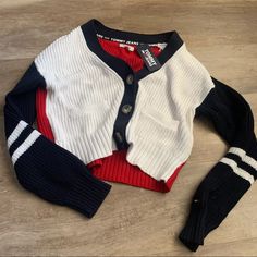 Size Small, Nwt $80 Tommy Hilfiger Ribbed Cuffs Sweatshirt For Streetwear, Sporty Long Sleeve Tommy Hilfiger Top, Tommy Hilfiger Crop Top Long Sleeve, Jeans Crop Top, Tommy Hilfiger Fitted V-neck Tops, Yellow Cotton Tommy Hilfiger Top, Crop Top With Jeans, Tommy Hilfiger Tops, Top Sweater