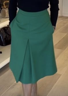 Elegant Office Skirt With Pockets, Straight Skirt Styles, Elegant Skirt With 4-way Stretch For Work, Elegant Office Skirt With Zipper Closure, Elegant Non-stretch Office Skirt, Elegant Knee-length Skirt With Side Zipper, Womens Skirt Outfits, Long Coat Jacket, Career Fashion