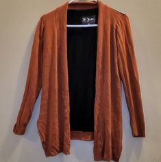 Brand: M. Rena, Size: Small And Medium, Color: Rust And Black, Material: 97% Viscose And 3% Spandex, Condition: Nwot Please Message Me With Any Questions To Assure You Are 100% Satisfied With Your Transaction. Casual Brown Open Front Top, Casual Orange Open Front Cardigan, Casual Orange Outerwear For Layering, Rust Cardigan, Rust And Black, Orange Black, Sweaters & Cardigans, Women's Blazer, Rust