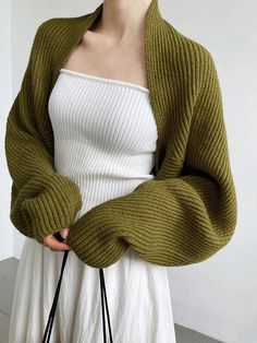 March Fashion, Crochet Coats, Baggy Tops, Heading Fonts, Plain Style, Spring Fashion Outfits, Long Midi Dress, Outerwear Outfit, Green Coat