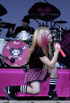 2000s Outfit Ideas For Men | Hip Hop Fashion | 00s Aesthetic Outfits | 2000s Hip Hop Fashion | 00s Aesthetic Outfits | 00s Nostalgia | 2000s Core | 00s Aesthetic Outfits 2000s Pop Punk Aesthetic, Pop Punk Aesthetic Outfit, Avril Lavigne Aesthetic, 2000s Hip Hop Fashion, 2000s Hip Hop, Avril Lavingne