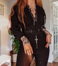 All Black Witch Outfit, Business Casual Outfits For Women Goth, Bohemian Witch Aesthetic, Grunge Witch Outfits, Country Goth Outfits, Cool Club Outfits, Goth Country Outfits, Edgy Work Outfits Women, Alternative Fashion Women