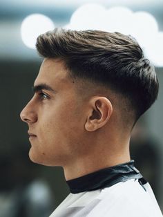 Quiff Fade Hairstyles Men, Quiff Hairstyles Men Undercut, Stylish Men’s Haircuts, Taper Comb Over Men, Taper Fade With Quiff, Short Hair Low Fade, Low Fade Quiff, Low Fade Haircut Mens, Low Fade Em V