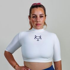 JIADI WULF 003 CROP TOP Sporty High Neck Crop Top With High Stretch, Sporty High Neck High Stretch Crop Top, High Stretch High Neck Sporty Crop Top, White High Stretch Crew Neck Crop Top, Sporty Stretch Cropped Shirt For Summer, Sporty Stretch Cropped Shirt With Short Sleeves, High Neck Stretch Crop Top For Sports, Stretch High Neck Crop Top For Sports, Solid Stretch Short Sleeve Crop Top