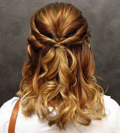 Twisted Half Up Hairstyle For Medium Hair Romantic Updo Hairstyles, Half Up Hairstyle, Hairstyle For Medium Hair, Hair Half Up, Easy Hairstyles For Medium Hair