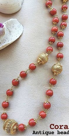 Coral Mala, Coral Jewelry Set, Black Beads Mangalsutra Design, Gold Earrings Models, Gold Earrings Wedding, Pearl Jewelry Design, Quick Makeup, Beautiful Gold Necklaces, Gold Jewelry Simple Necklace