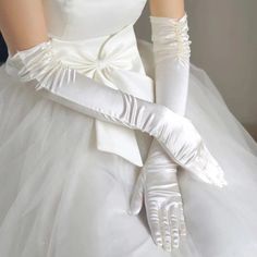 Chic - Bella Luna Gowns Quince Dress With Gloves, Gloves For Dress, Satin Gloves Wedding, Wedding Gloves Long, White Gloves Wedding, Cinderella Quince, Princess Gloves, Dress With Gloves, White Bridal Dresses