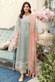 Folklore Fashion, Sew Ideas, Simple Kurti, Simple Kurti Designs, Frock For Women, Lace Designs, Unstitched Dress Material, Chiffon Dupatta, Pakistani Dress Design