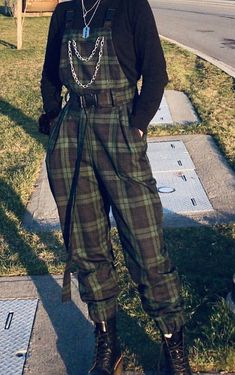 Cute Outfits Nonbinary, Fancy Nonbinary Outfits, Utilitarian Fashion Woman, Plaid Overalls Outfit, Cool Overall Outfits, Plaid Punk Outfit, Gender Fluid Fashion Aesthetic, Edgy Overalls Outfit, Alt Enby Fashion