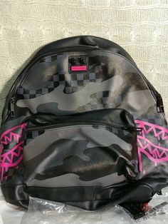 Sprayground 3Am backpack limited edition pink/black (h).  Made of a very strong material sturdy durable bag Luxury Backpack For Streetwear, Luxury Streetwear Standard Backpack, Functional Pink Bags For Streetwear, Luxury Streetwear Backpack, Designer Pink Standard Backpack, Pink Backpack For Back To School Streetwear, Designer Black Backpack For School, Streetwear Backpack With Logo Patch, Black Standard Backpack With Logo Patch