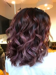 Chocolate Mauve Is the Delicious New Color Trend You Should Try This Fall Chocolate Mauve Hair, Highlights Diy, Hair Color Chocolate, Hair Diy, Diy Life