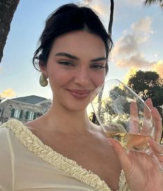 Kendall Jenner wine carribean summer Iconic Selfies, Kendall Jenner Selfie, Kendall Jenner Instagram, Jenner Girls, Sports Illustrated Models