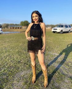 Latina Cowgirl Outfits Dress, Fringe Dress With Boots, Cowgirl Outfits Skirt, Vaquera Skirt Outfit, Cowgirl Dress Outfits, Besame Mucho Festival Outfit, Jaripeo Outfits Skirt, Vaquera Dress Outfit