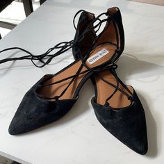 Never Worn! Lace Up Black Flats In Size 8.5. Gold Trim On Heel. Black Lace-up Flats For Fall, Black Lace-up Flats For Work, Boho Formal, Formal Flats, Lace Flats, Fashion Business Casual, Girly Shoes, Suede Flats, Black Flats