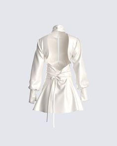 Elegance and class will never go out of style 👏🏼 This high neck ivory satin dress is made for the good girls, who are also a lil bad 😉 Ivory Satin Dress, Women Nightwear Dresses, Most Expensive Dress, Money Dress, Dancesport Dresses, Expensive Dresses, Strapless Ruffle Dress, Rush Dresses, Expensive Clothes