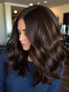 27 Stunning Dark Brunette Balayage Ideas to Transform Your Hair Healthy Haircut, Women’s Dark Brown Hair With Highlights, Wavy Dark Brown Hair With Highlights