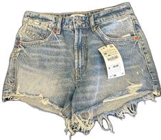 Zara Jean Shorts Relaxed Fit For Summer, Zara Relaxed Fit Jean Shorts For Summer, Zara Jean Shorts With Frayed Hem For Summer, Zara Frayed Hem Jean Shorts For Summer, Zara High Rise Summer Jean Shorts, Zara Cutoff Light Wash Jean Shorts, Zara High Rise Jean Shorts For Summer, Zara Light Wash Cutoff Jean Shorts, Zara Cutoff Jean Shorts For Summer