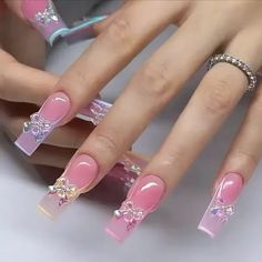 This Nail Design Features A Soft Pink Base With A Glossy Finish, Transitioning Into Translucent Pastel Tips That Create A Dreamy Ombr Effect. Each Nail Is Adorned With Iridescent 3d Crystal Bows, Adding A Touch Of Sparkle And Elegance. The Delicate Yet Eye-Catching Details Make This Look Perfect For A Chic And Sophisticated Vibe. Fake Nail Tips, Wave Nails, Square Press On Nails, China Nails, Nagel Tips, Manicure Tips, Ballerina Nails, Fake Nail, Nail Forms