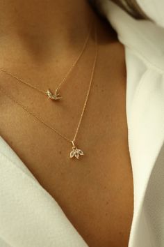 Gold Bird Necklace - 14k Sparrow Bird pendant, Gold Sparrow Necklace Sparrow Necklace, Minimal Pendant, Locket Design, Sparrow Bird, Minimal Gold, Solid Gold Necklace, Business Style, Bird Necklace, Bird Charm