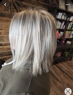 Medium Bob Hairstyles For Thinning Hair, Layered Haircuts Thick Hair Medium, Hairstyles For Thinning Hair On Top Medium Lengths Layered Haircuts, Short Fine Haircuts For Women, Best Haircuts For Women In 30s, 2023 Mom Hair, Eileen Davidson Hairstyles, Shoulder Length Hair Fall 2023, 2023 Shoulder Length Hairstyles