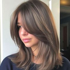 Medium Haircut With Curtain Bangs, Shortish Hair, Haircut With Curtain Bangs, Medium Haircut, Brown Hair Inspo, Hair Inspiration Short