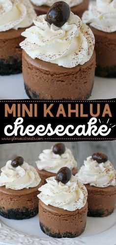 Mini Kahlua Cheesecake, chocolate desserts, easy to make sweet treats Kahlua Cheesecake, Kahlua Recipes, Mini Cheesecake Recipes, Boozy Desserts, Cheesecake Cupcakes, Chocolate Sandwich Cookies, Desserts Menu, Cheesecake Desserts, Cheesecake Bites