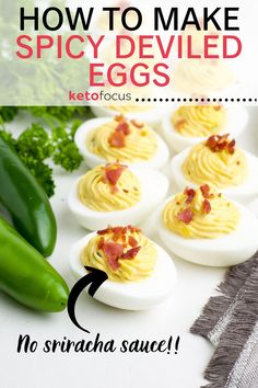 Deviled eggs next to jalapenos and topped with bacon. Spicy Deviled Eggs, Keto Holiday Recipes, Low Carb Mexican, Keto Christmas, Low Carb Appetizers, This Heat, Bowl Recipes, Super Bowl Food