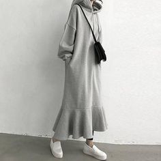 Long Sleeve Chic Ruffle Hooded Loose Midi Dress | Uniqistic.com Oversized Hooded Winter Dress, Spring Hooded Dress With Drawstring, Long Sleeve Mermaid Dress, Simple Long Dress, Loose Midi Dress, Cozy Dress, Mode Abaya, Muslim Fashion Outfits, Long Sleeve Casual Dress