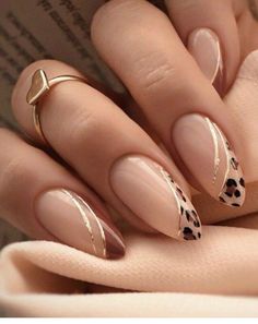 Nail Design Gold, Diy Valentine's Nails, Pink Nail Colors, Ootd Instagram, Romantic Nails, Leopard Print Nails, Heart Nail Art, Nail Designs Valentines, Purple Nail