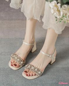 Qteee - Sophisticated Open-Toe Sandals Featuring Pearl Embellishments and Chic Transparent Low Heels Dressing Style, Clear Heels, Fashion Sandals, Open Toe Sandals, Toe Sandals, Toe Designs, Casual Elegance, Olivia Mark, Platform Shoes