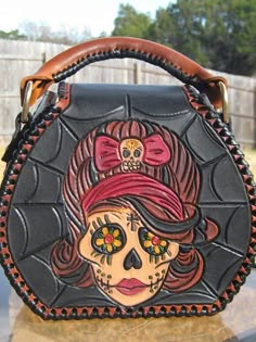 Dia de Los Muertos Leather tooled purse Skull Handbags, Rhinestone Skull, Skull Purse, Life Image, Skull Bags, Western Handbags, Handbag Stores, Skull Clothing, Skull Fashion