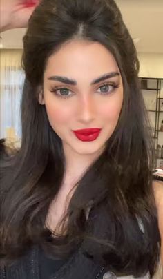 Zainab Al Alwan, Makeup Wrinkles, Vampire Look, Dubai Business, Day Makeup Looks, Best Massage, Massage Center, Easy Bun Hairstyles, Turkish Women Beautiful