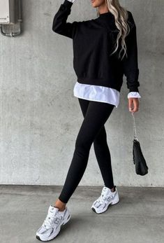 Outfits Leggins, Looks Adidas, Black Leggings Outfit, Daily Outfit Inspiration, Leggings Outfit, Athleisure Fashion, Casual Weekend, Loungewear Set