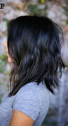 Short Medium Layered Haircuts, Trendy Haircuts Medium, Long Dark Hair, Long Bob Hairstyles, Penteado Cabelo Curto, Short Hair Styles Easy, Medium Hair Cuts, Dark Brown Hair